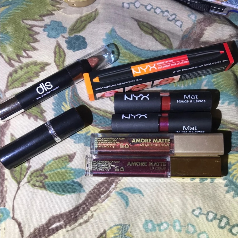 Lip lot